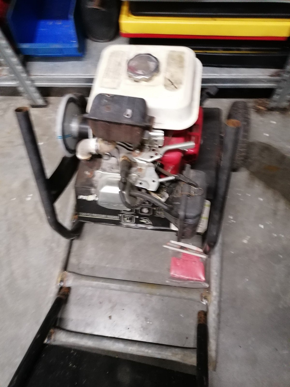 benzine motor, Bricolage & Construction, Outillage | Fraiseuses, Enlèvement, Essence