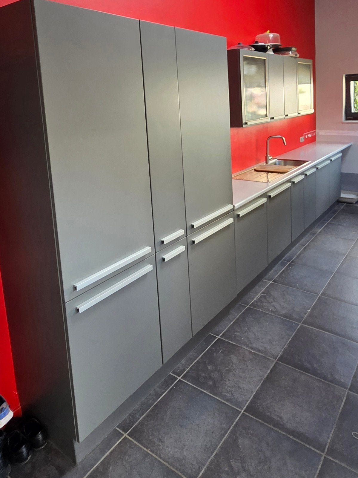 Complete grijze + deel toestellen – reeds gedemonteerd, Huis en Inrichting, Ophalen, Gebruikt, Overige materialen, Dubbelwandige keuken