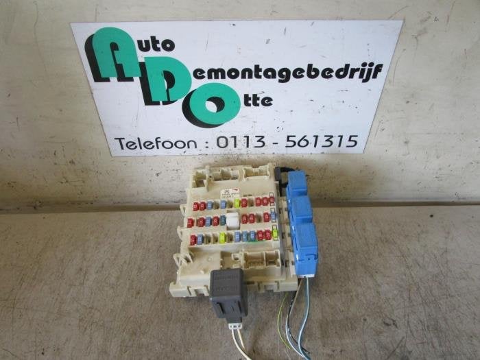 Zekeringkast van een Nissan Almera (Almera 02-), Gebruikt, -, -, Ophalen of Verzenden