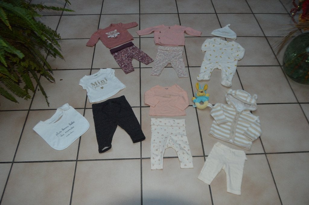 Bébé fille lot de vêtements T56 ou 0/1 mois comme NEUFS!, Enfants & Bébés, Ensemble, Comme neuf, Fille, TAO, Kiabi, Zeeman, H&M,