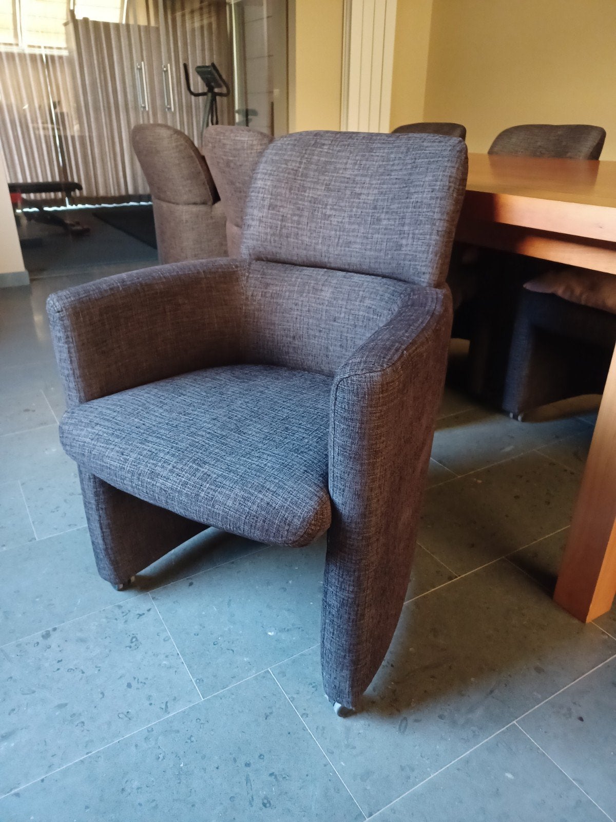 Eetkamerstoelen, Ophalen
