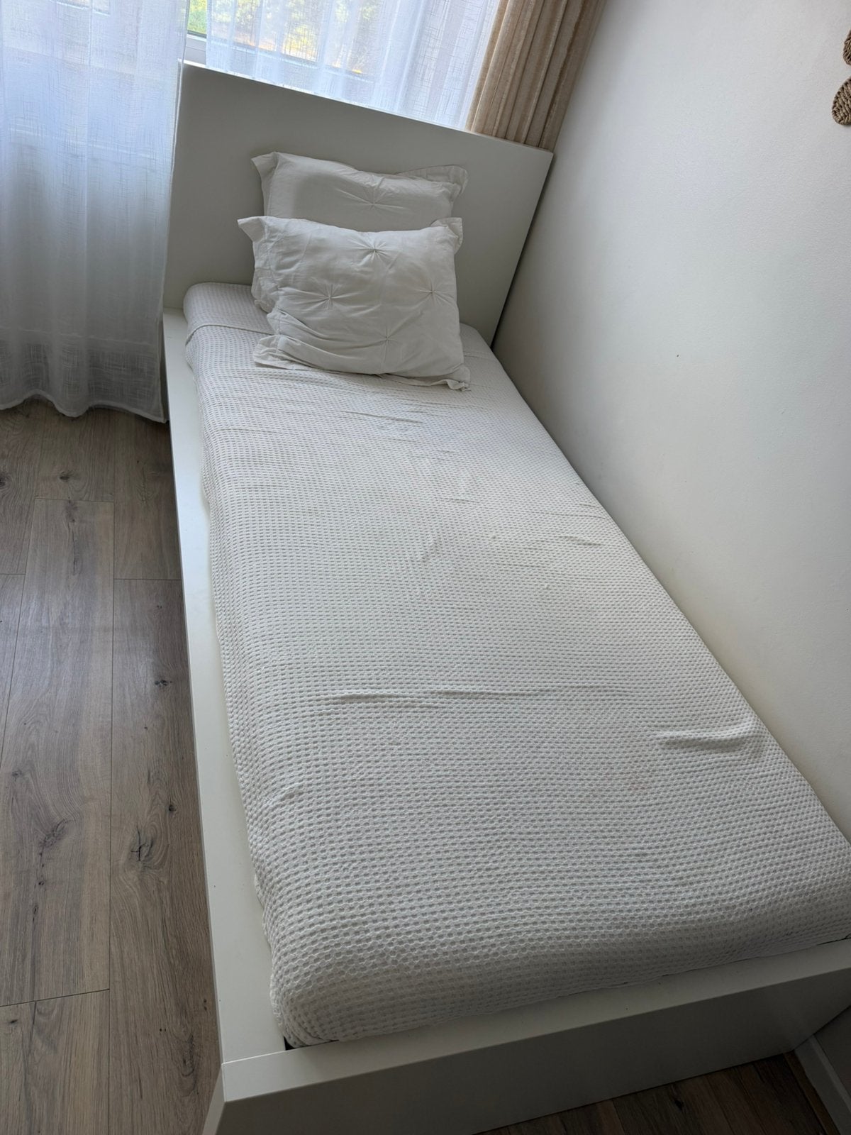 Malm bed met lade, Ophalen, Zo goed als nieuw