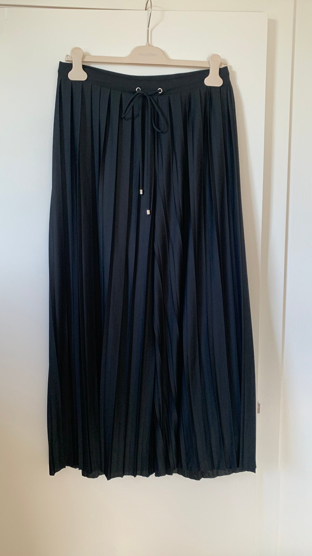 Broek met wijde pijpen Anout You, maat 42, in perfecte staat, Zwart, Maat 42/44 (L), Ophalen of Verzenden, Zo goed als nieuw