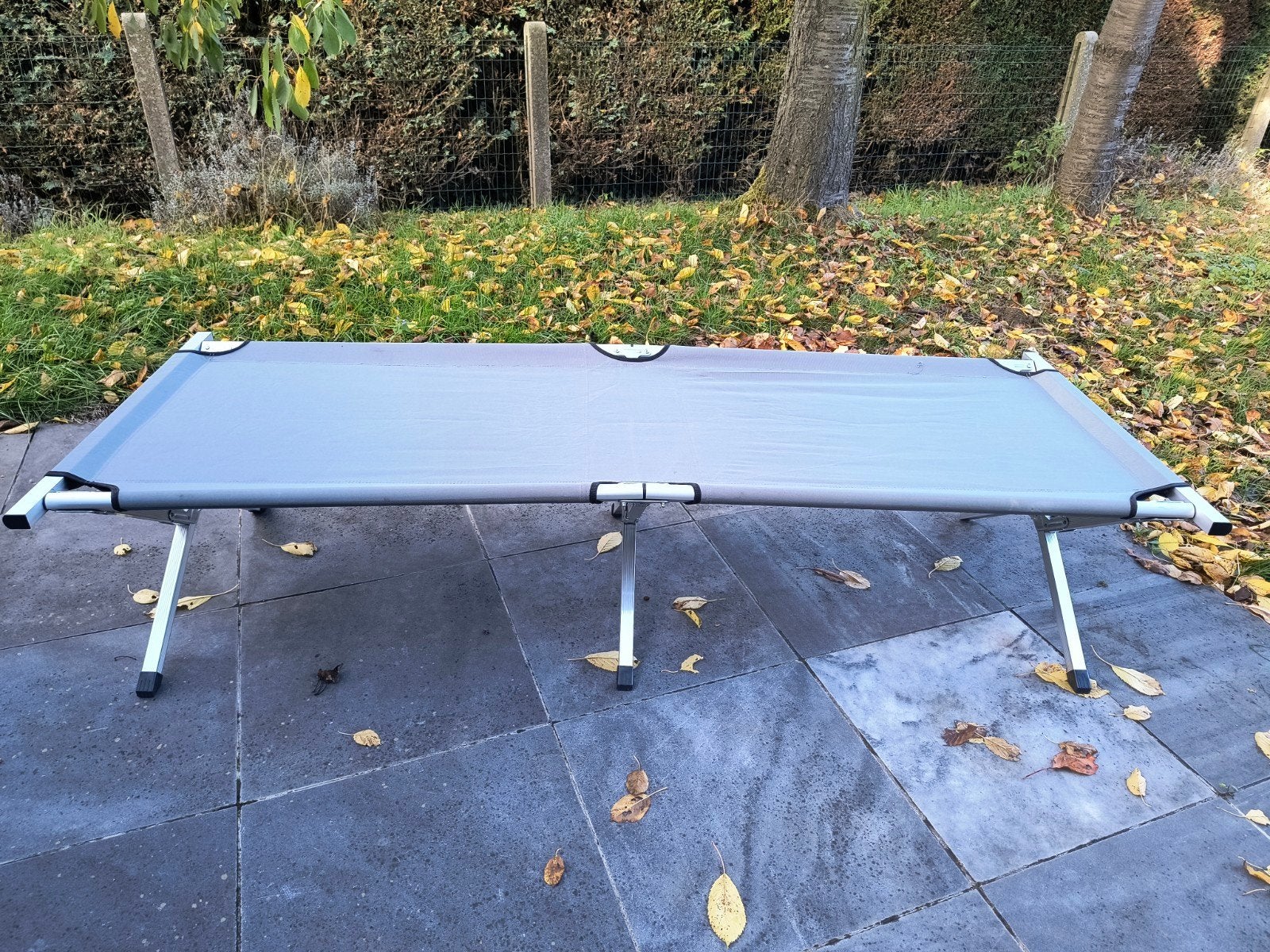 veldbed grijs, Ophalen, Gebruikt
