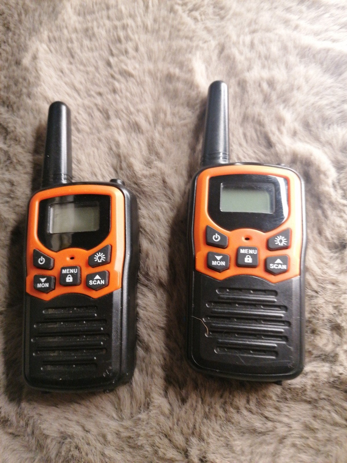 Orange Walkie talkie, Telecommunicatie, Gebruikt, Met broekklem, 5 tot 15 km, Ophalen of Verzenden