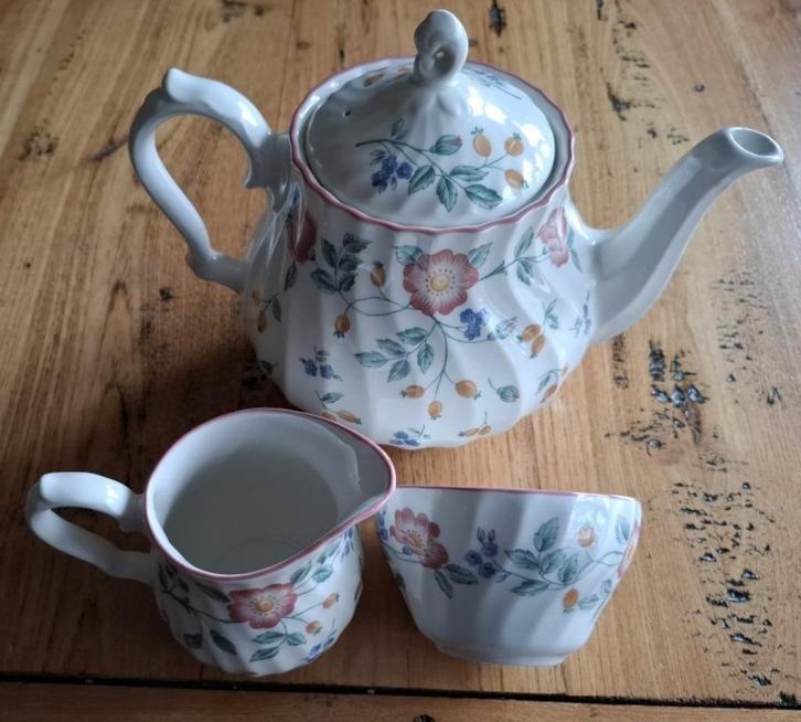 SALE Churchill, Briar Rose, koffiepot & roomstel, Maison & Meubles, Cuisine | Vaisselle, Comme neuf, Autres types, Autres styles