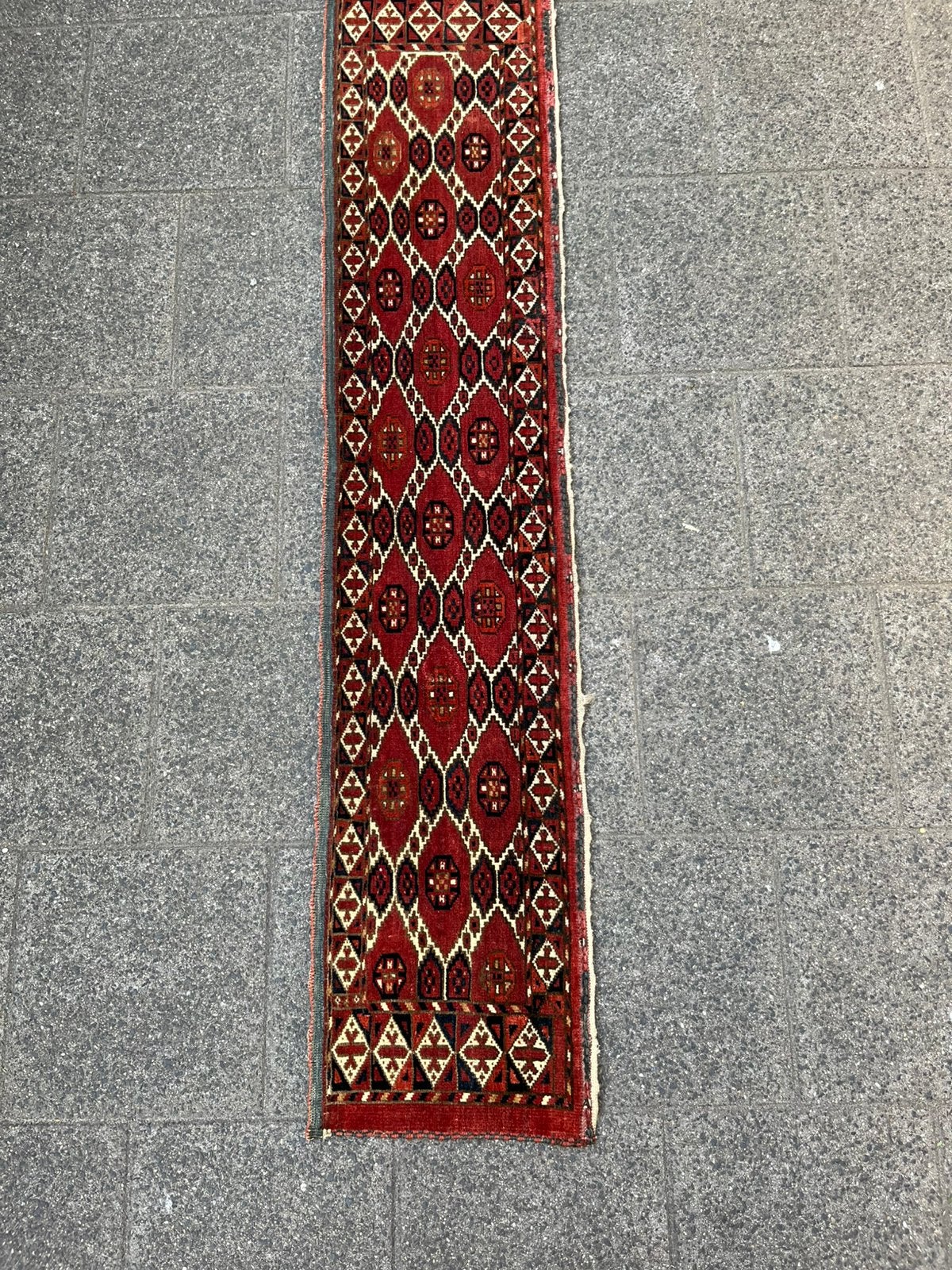 Turkmeense handgeknoopte tapijt loper 33x159, Enlèvement