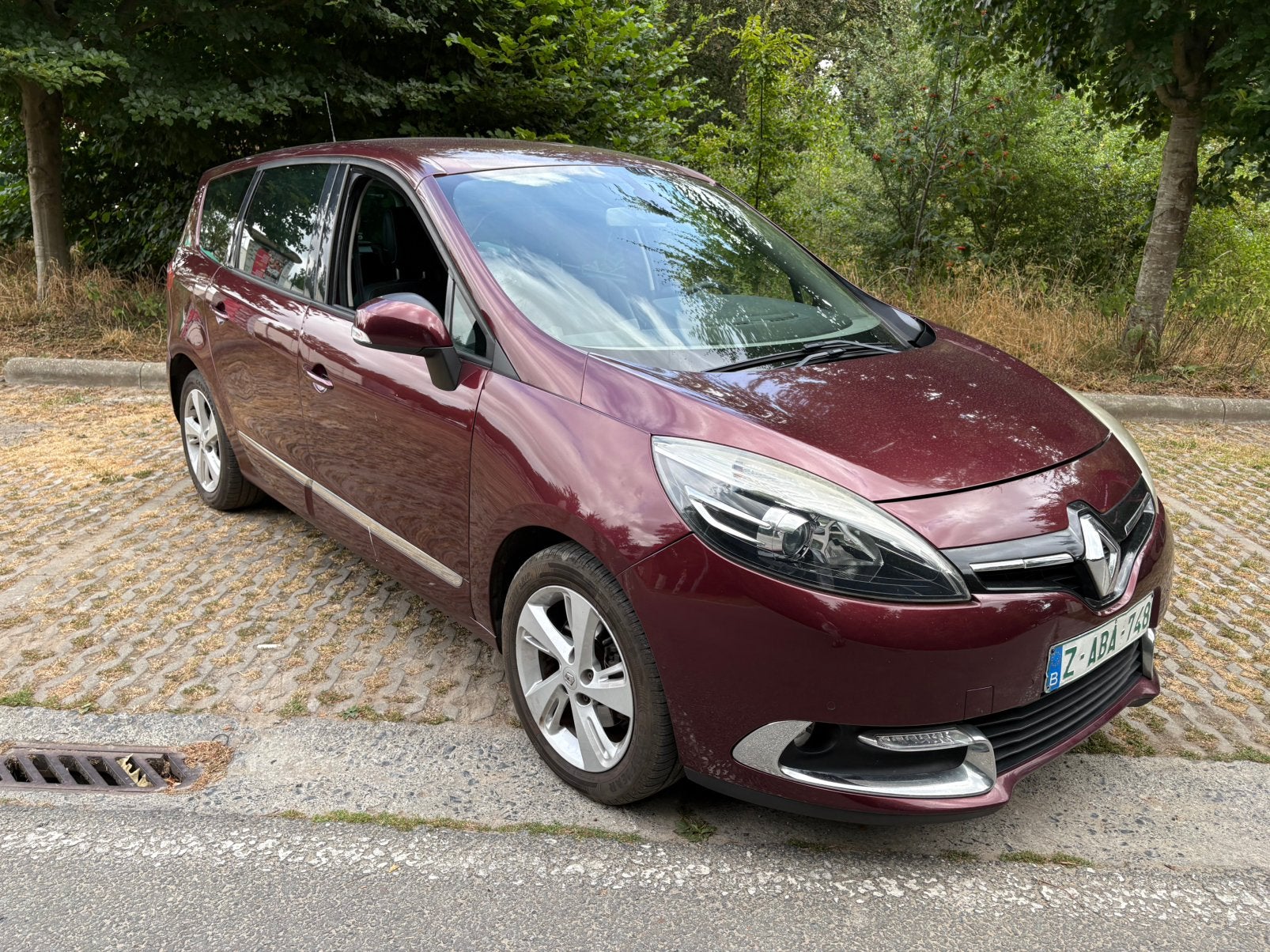 Renault 1500 diesel met 155000 km bj 2014, Auto's, Renault, Euro 5, Bedrijf, Diesel, Te koop