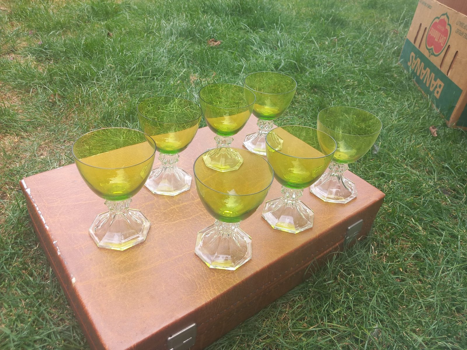 Set van 7 groene Val Saint Lambert glazen, Enlèvement