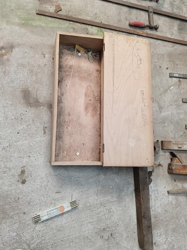 Banc d'école, Enlèvement
