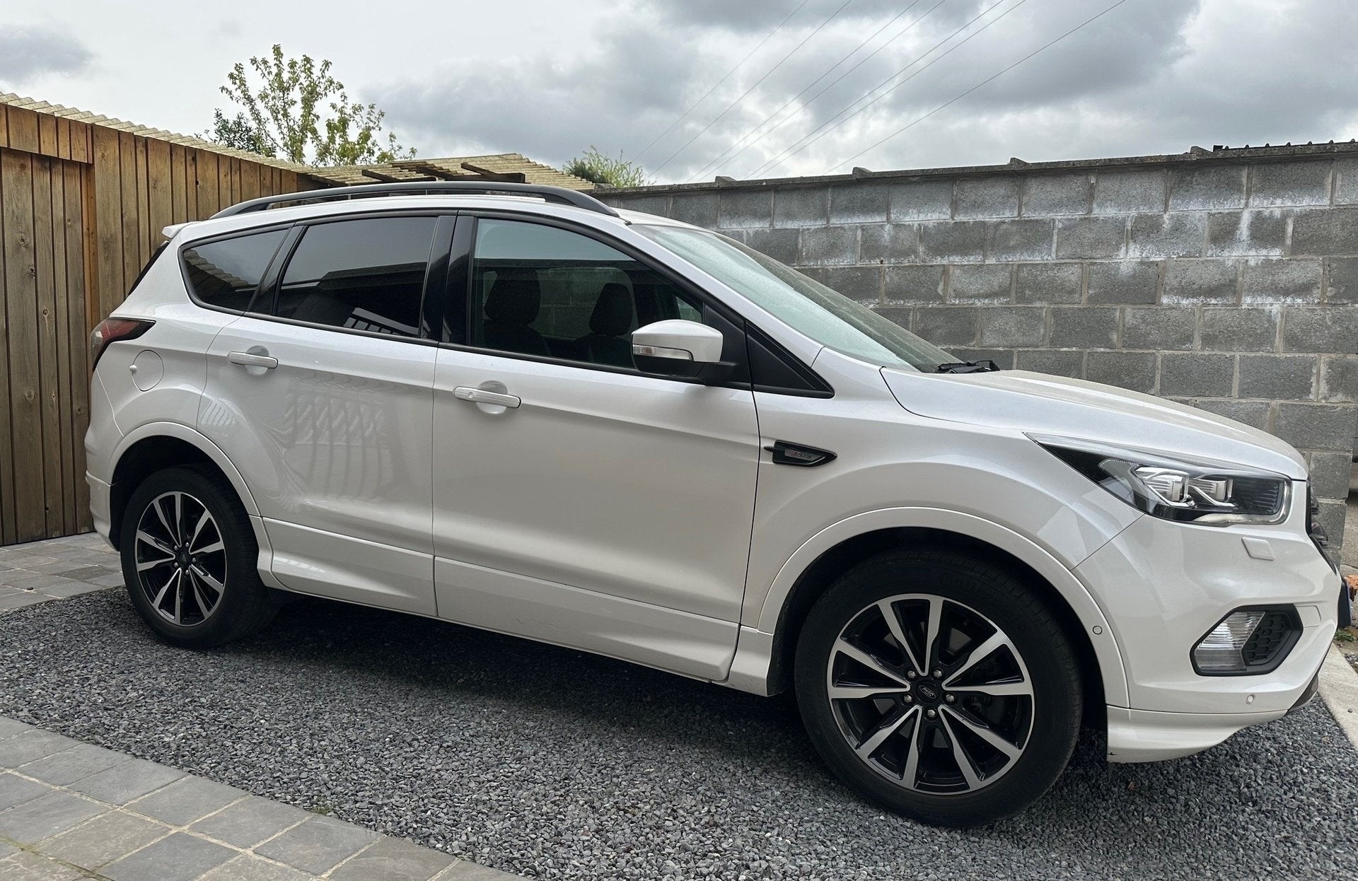 Ford Kuga 1.5 EcoBoost AWD ST Line Keyless Led Navi ACC Full, Autos, Achat, Euro 6, Entreprise, Alcantara