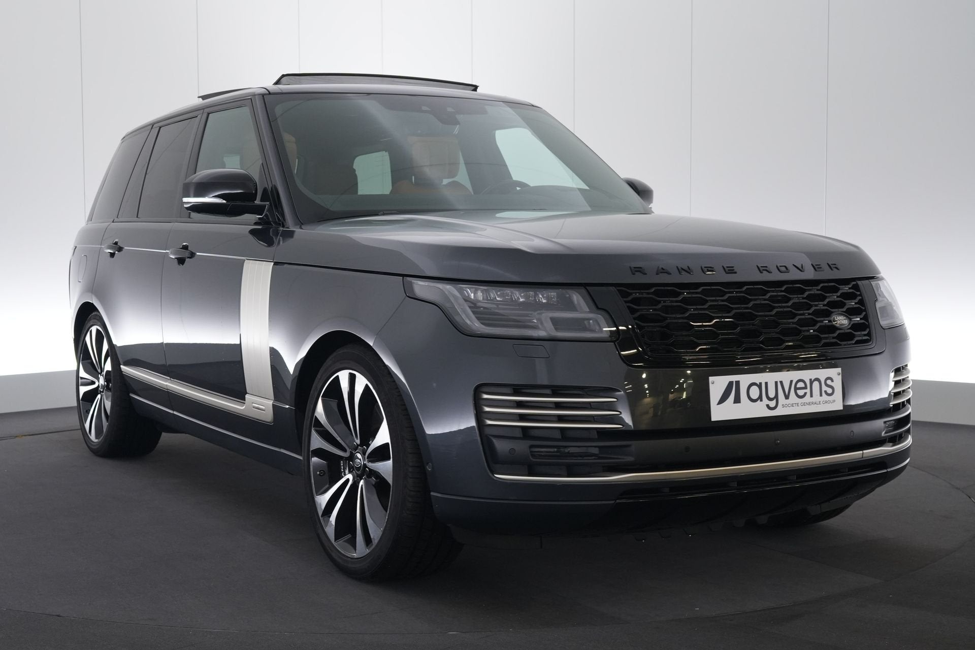(2AUJ327) LAND ROVER RANGE ROVER, Automaat, https://public.car-pass.be/vhr/4521eb89-2f43-42b5-8c80-33ea98878d06, Gebruikt, Leder
