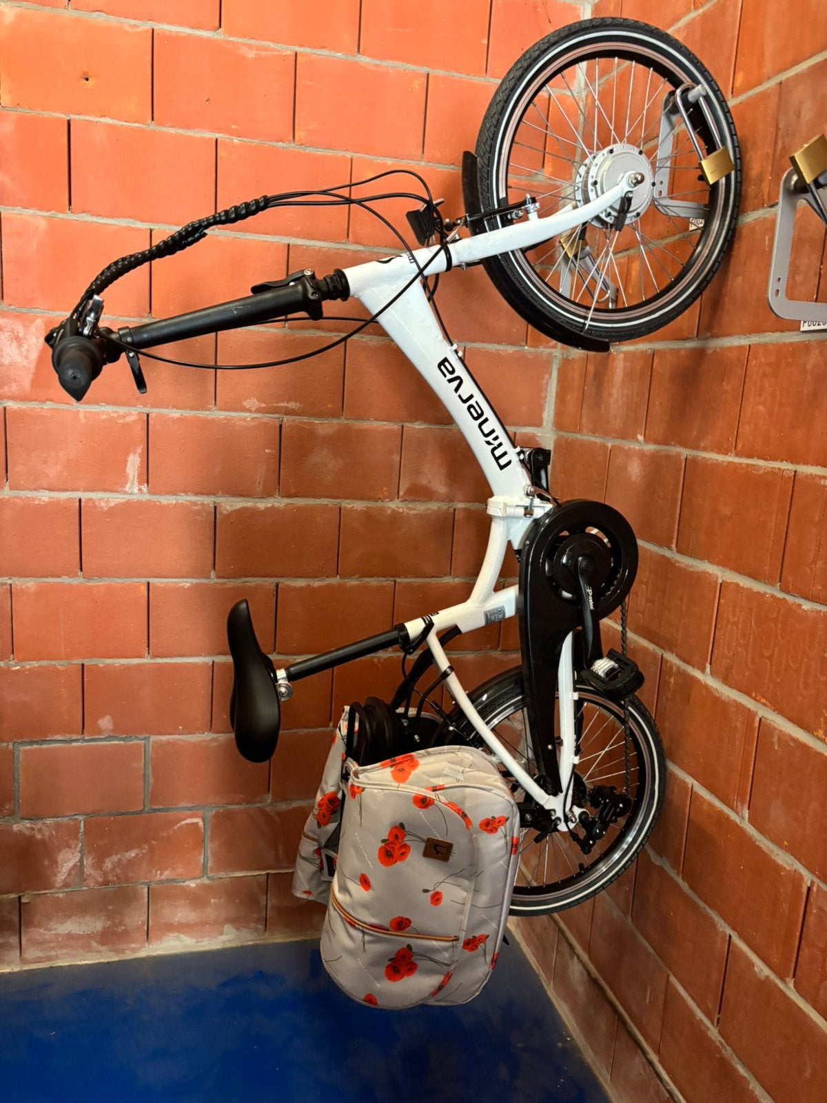 Nouveau vélo pliant électrique Minerva blanc, Enlèvement, Neuf, 50 km par batterie ou plus, Autres marques