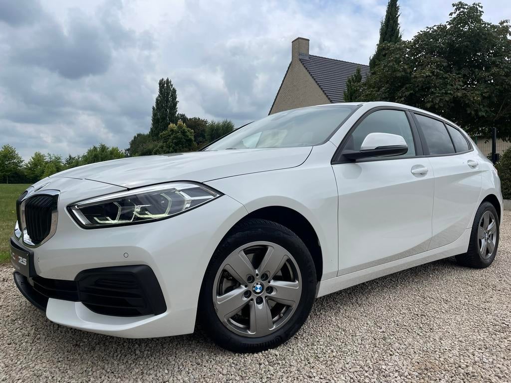 BMW 118i Aut.*12/2022*69351km*Garantie*19250€, Auto's, Lane Keeping Assist, Wit, 3 cilinders, 1499 cc