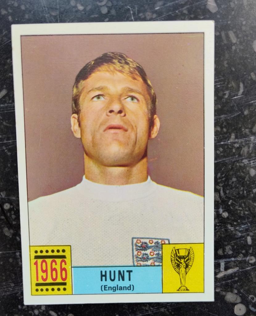 Coupe du monde Panini, Mexique 1970 : 1966 Hunt (dos vert), Enlèvement