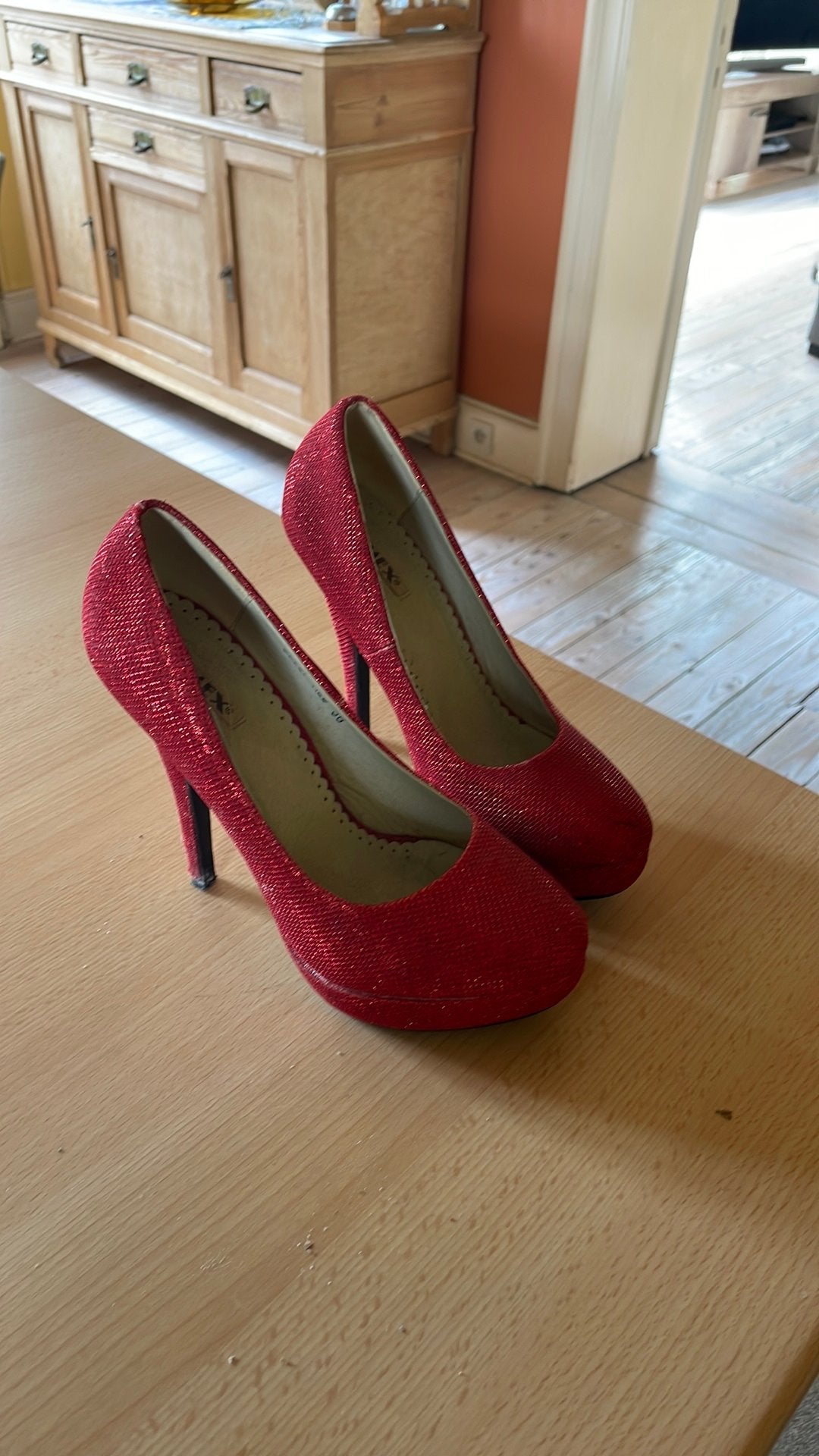 Maat 36, Ophalen, Pumps, Gedragen, Rood