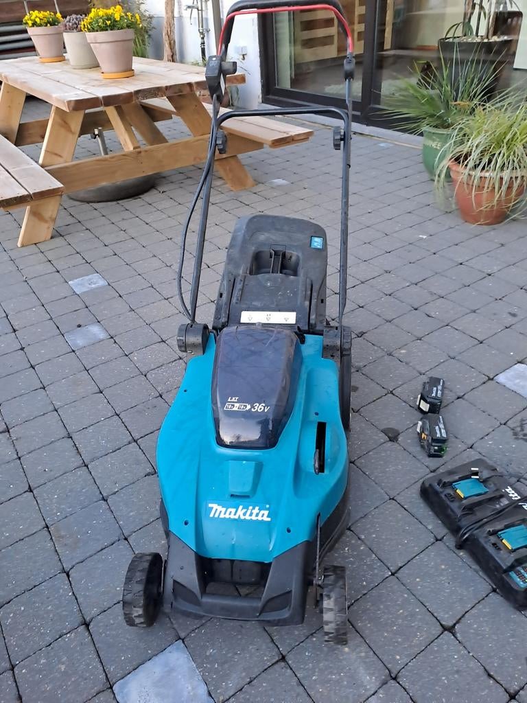 Grasmachine op baterrij., Tuin en Terras, Ophalen
