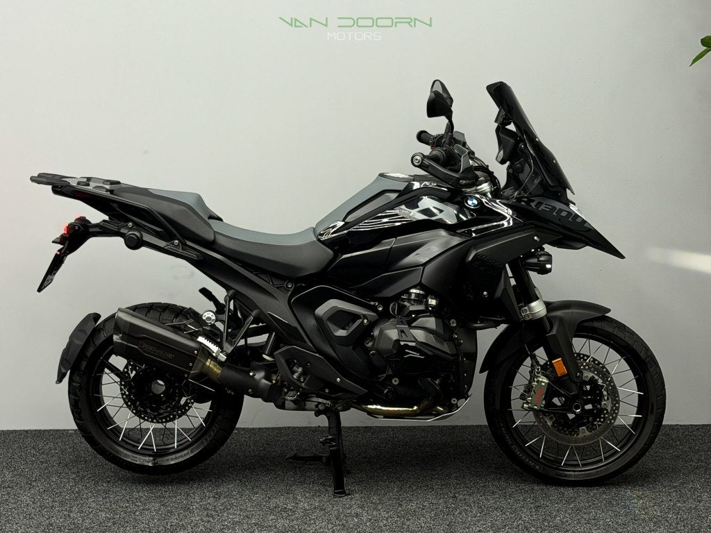 BMW R 1300 GS Triple Black | BTW | Remus | 2025 | R1300GS, Motoren, Motoren | BMW, 2 cilinders, Occasion, Motorrijbewijs A, Bedrijf
