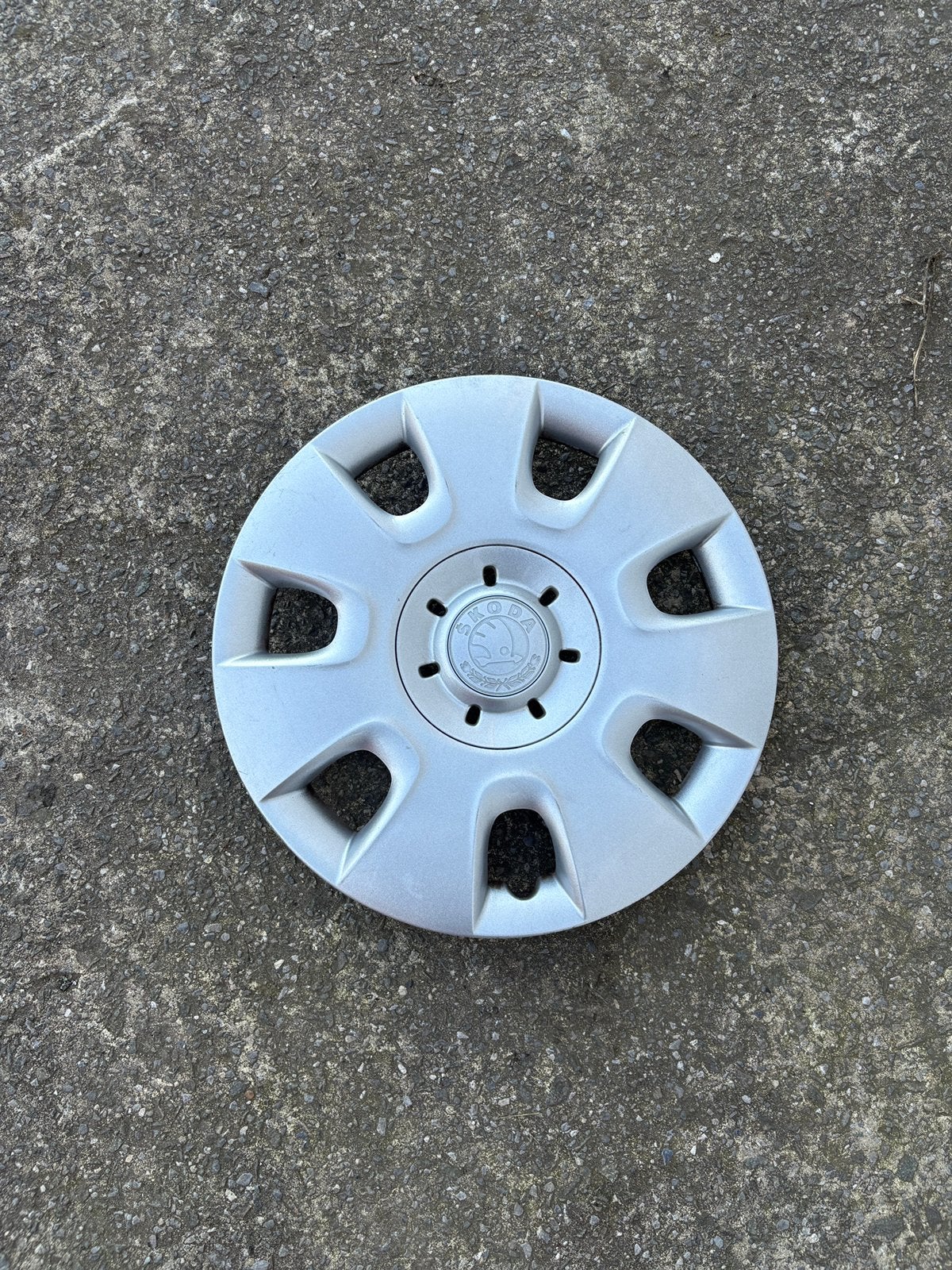 4 Enjoliveurs Origine Škoda 14" (Fabia) - Réf 5J0601147A, Enlèvement ou Envoi, Comme neuf