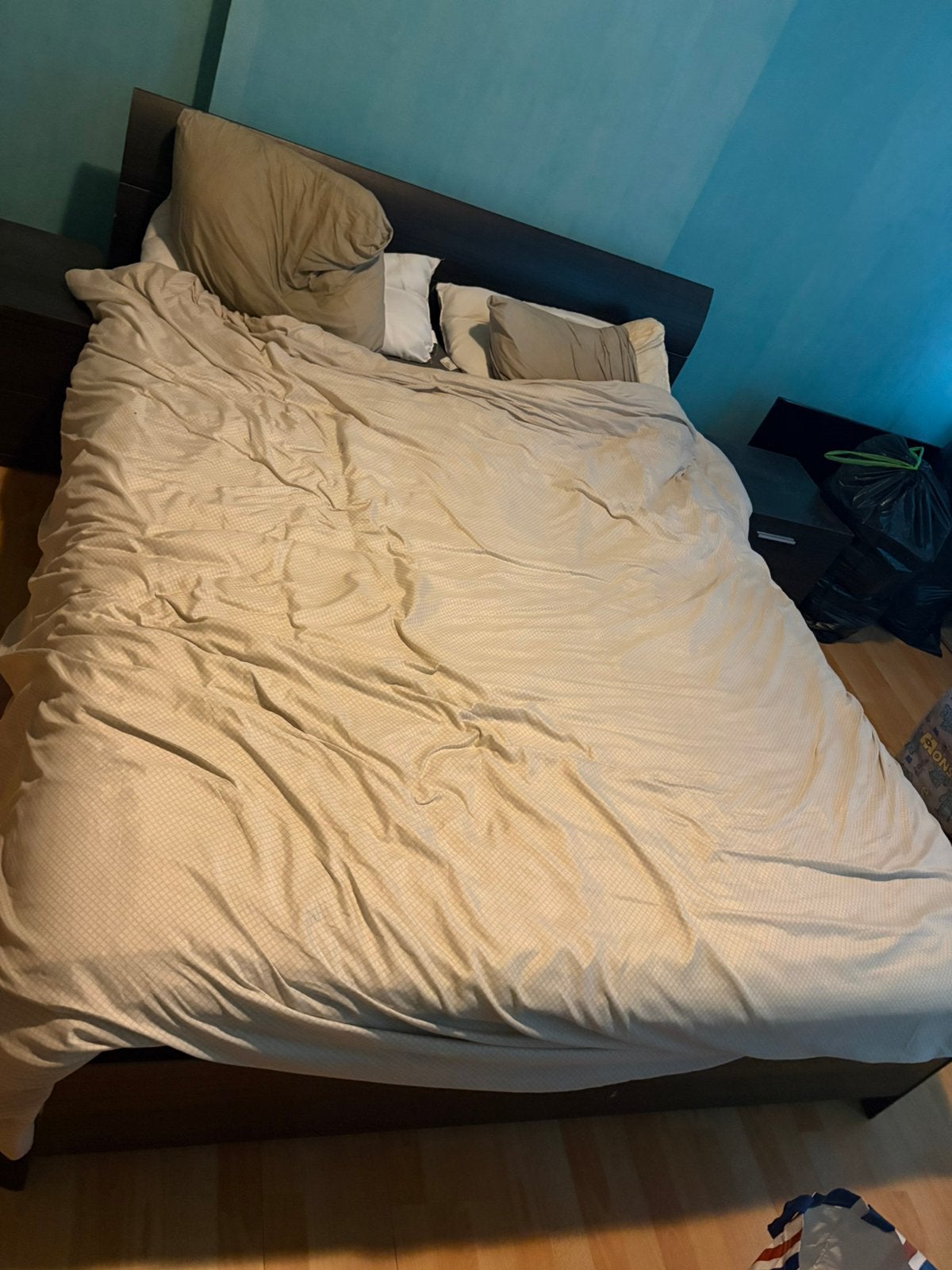 Lit avec 2 table de nuit +matelas, Enlèvement, Utilisé, 200 cm, Deux personnes