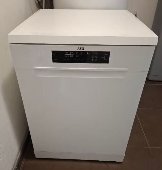 AEG vaatwasser, Elektronische apparatuur, Ophalen, Zo goed als nieuw, Vrijstaand