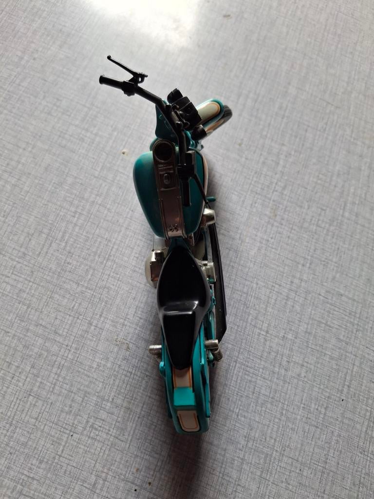 Model moto, Ophalen