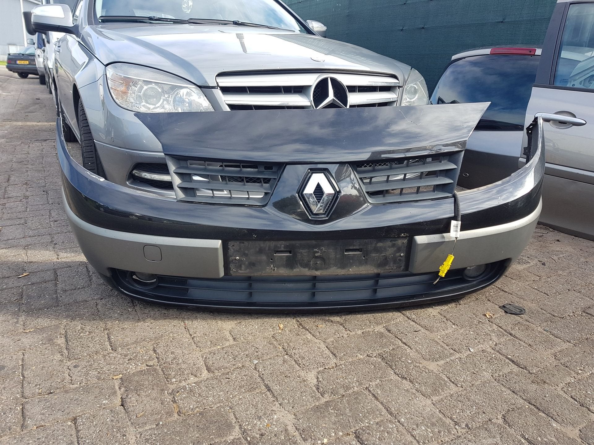 RENAULT MÉGANE SCENIC VOORBUMPER  BJ 2003 TOT 2006, Auto-onderdelen, Gebruikt, -, -, Ophalen of Verzenden