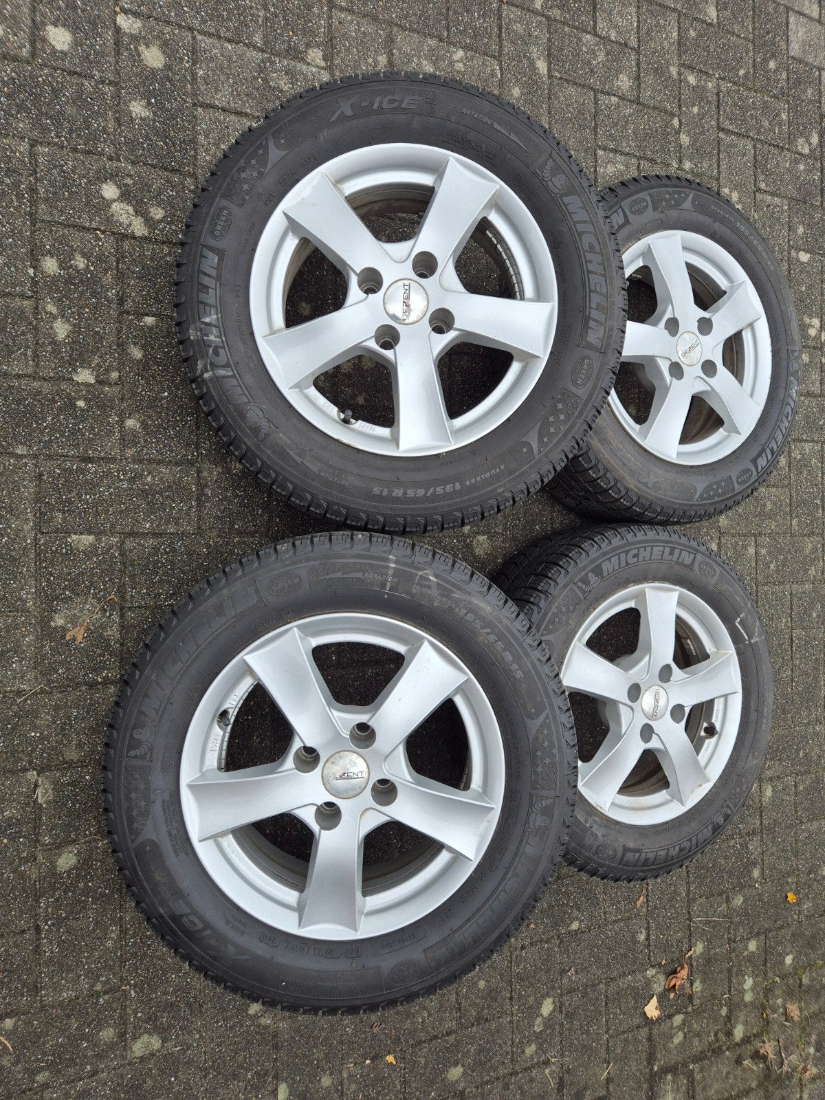 Dezent 15 inch velgen met zo goed als nieuwe Michelin banden, Ophalen, Gebruikt, 15 inch, Banden en Velgen