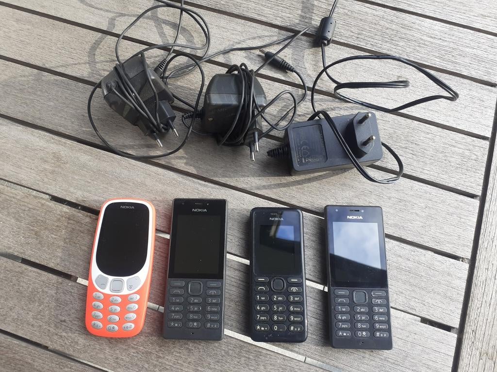 4 oude werkende Nokia gsm's, Enlèvement ou Envoi