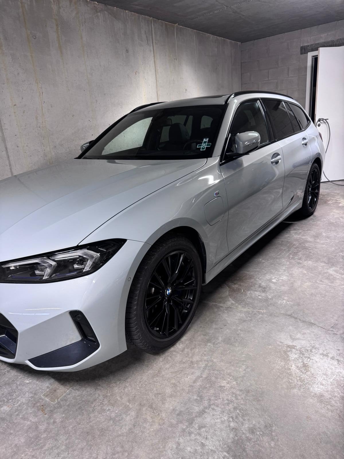 BMW 330e, Achat, Commande vocale, Noir, 5 portes