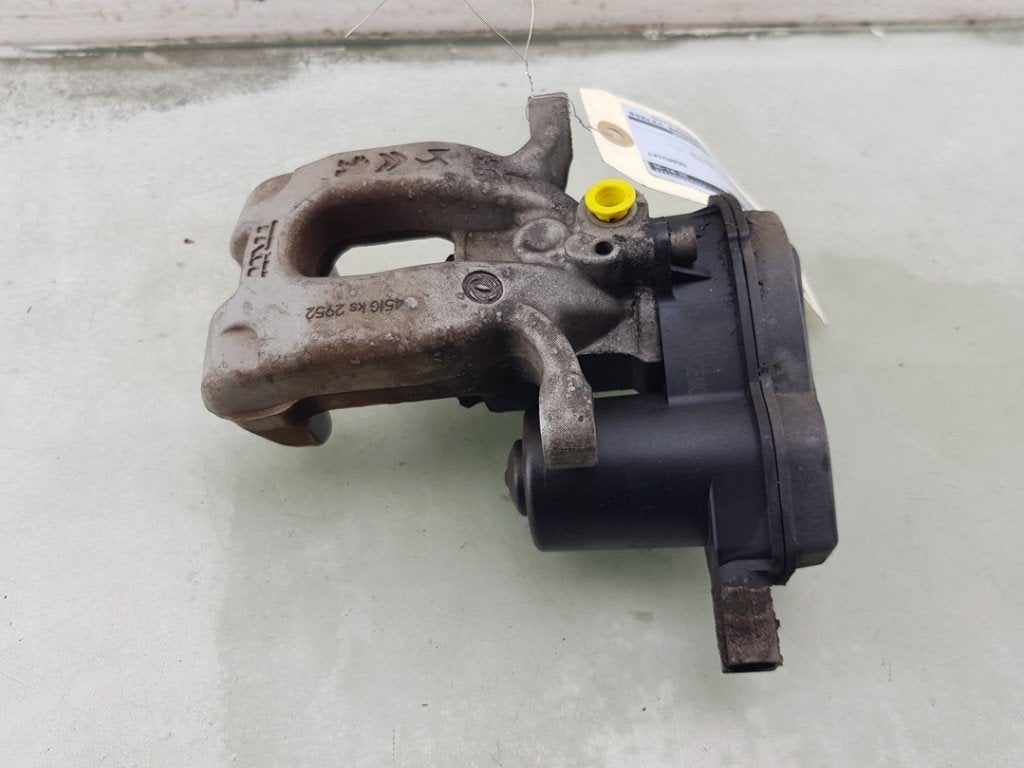 REMKLAUW LINKS ACHTER Peugeot 2008 (UD / UK / UR / US / UX), Gebruikt, Postoffice@zf.com, Löwentaler Straße 20
88046  Friedrichshafen, DE