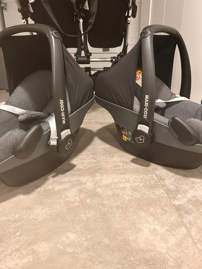 Donkey 2 Tweeling buggy met maxi cosi, Ophalen, Gebruikt