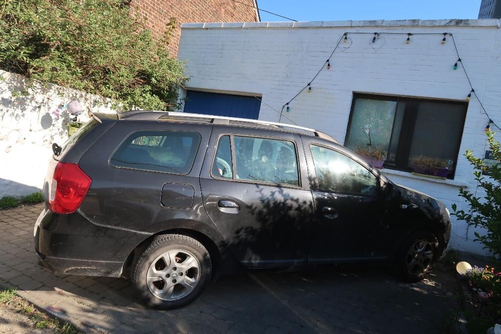 Voiture Dacia Logan break noire, Auto's, Dacia, Particulier, Logan, Achteruitrijcamera, Airbags, Airconditioning, Bluetooth, Centrale vergrendeling