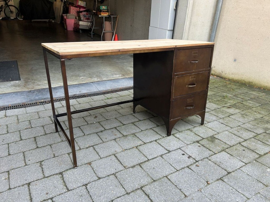 AUBAINE 100€ : bureau de style industriel, modèle « Wayne », Autres marques, 126 cm, Métal, Avec tiroirs
