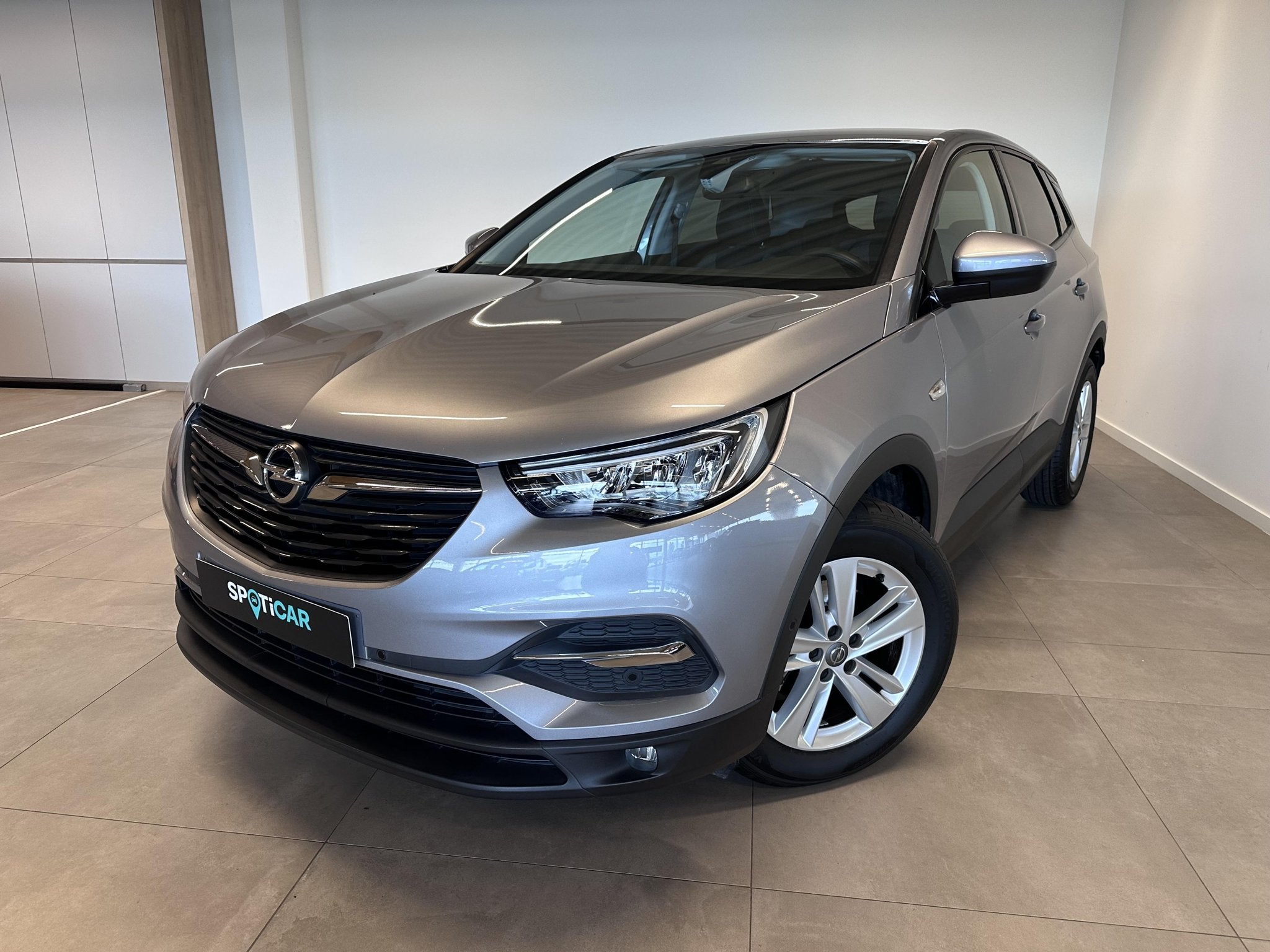 Opel Grandland X EDITION 1.2 BENZINE 130 MAN 6, 1199 cc, USB, Handgeschakeld, 5 deurs