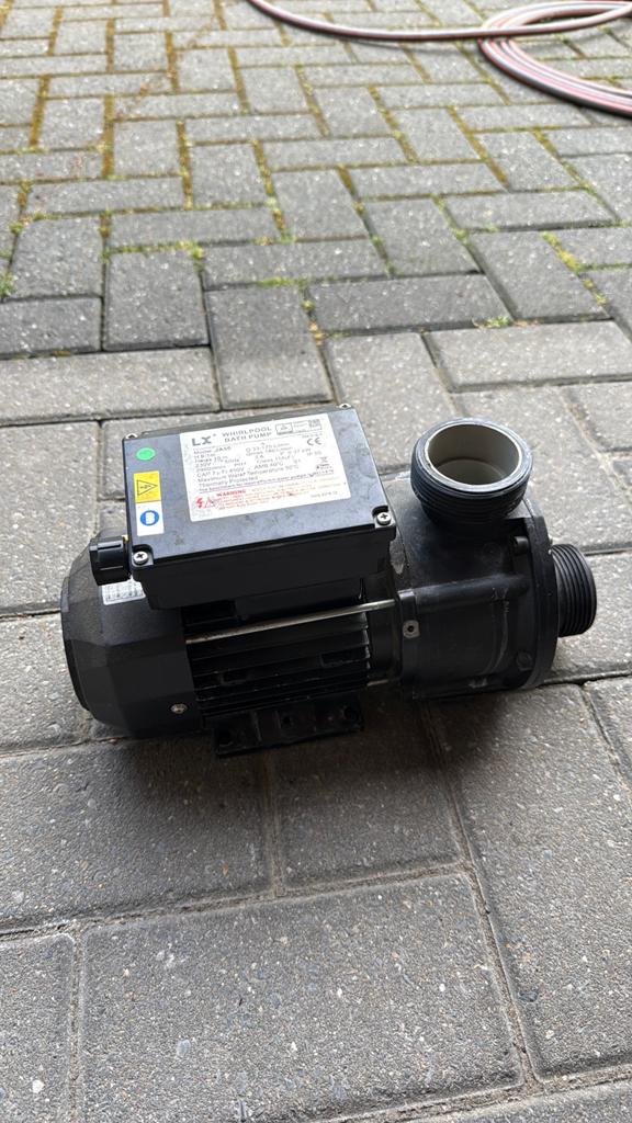 Jacuzzi pomp -  motor, Ophalen, Zo goed als nieuw