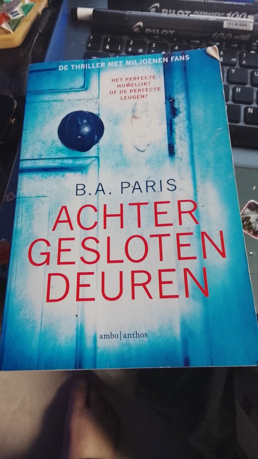 Achter gesloten deuren .ne hele goede triller, Boeken, Thrillers, Ophalen