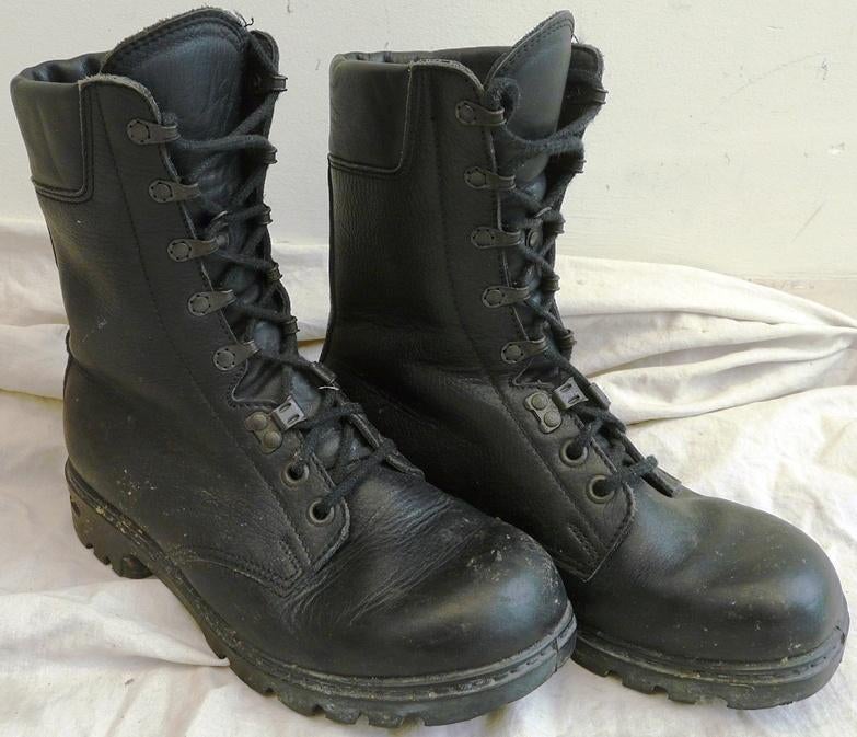 Schoenen / Laarzen, Gvt, M90, Zwart, maat 40B, KL, 1990s.(1), Verzamelen, Militaria | Algemeen, Ophalen of Verzenden, Landmacht