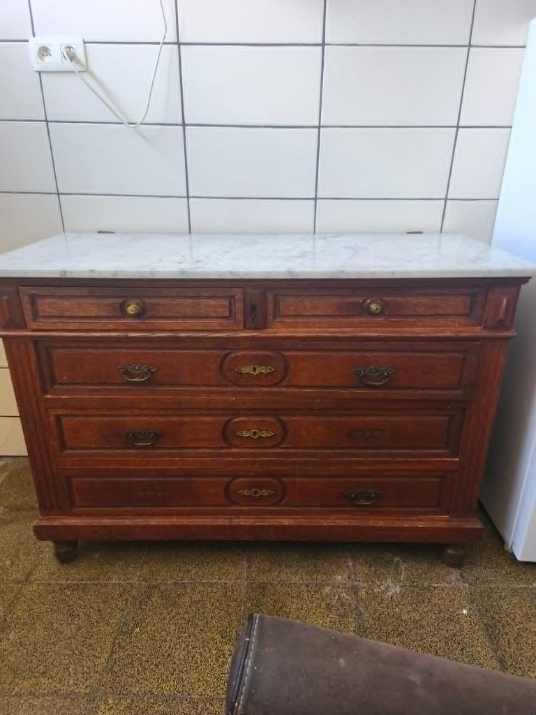 antieke kast met marmeren blad, Ophalen