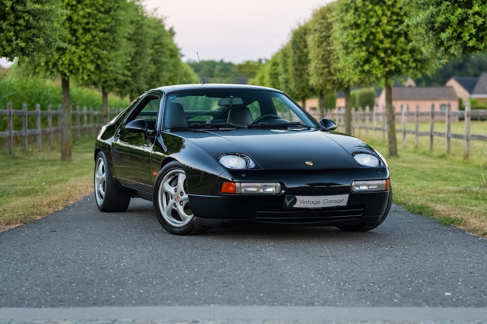 Porsche 928 GTS - 1992, Auto's, Porsche, Bedrijf, Te koop, Benzine, Coupé, 2 deurs, Automaat, Zwart, Zwart, Leder, Achterwielaandrijving
