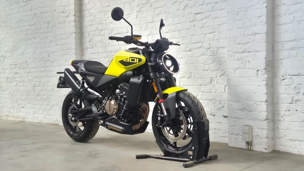 Husqvarna Vitpilen 801 Pure Performance @motomobilia, 2 cilinders, 801 cc, Nieuw, Motorrijbewijs A