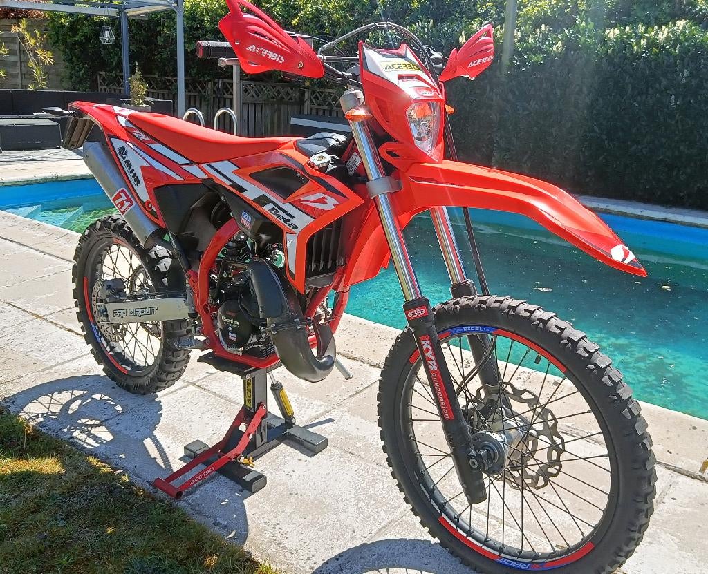 Beta RR 50 Enduro Racing Mod.2025, Fietsen en Brommers, 6 versnellingen, Zo goed als nieuw, 50 cc, Ophalen