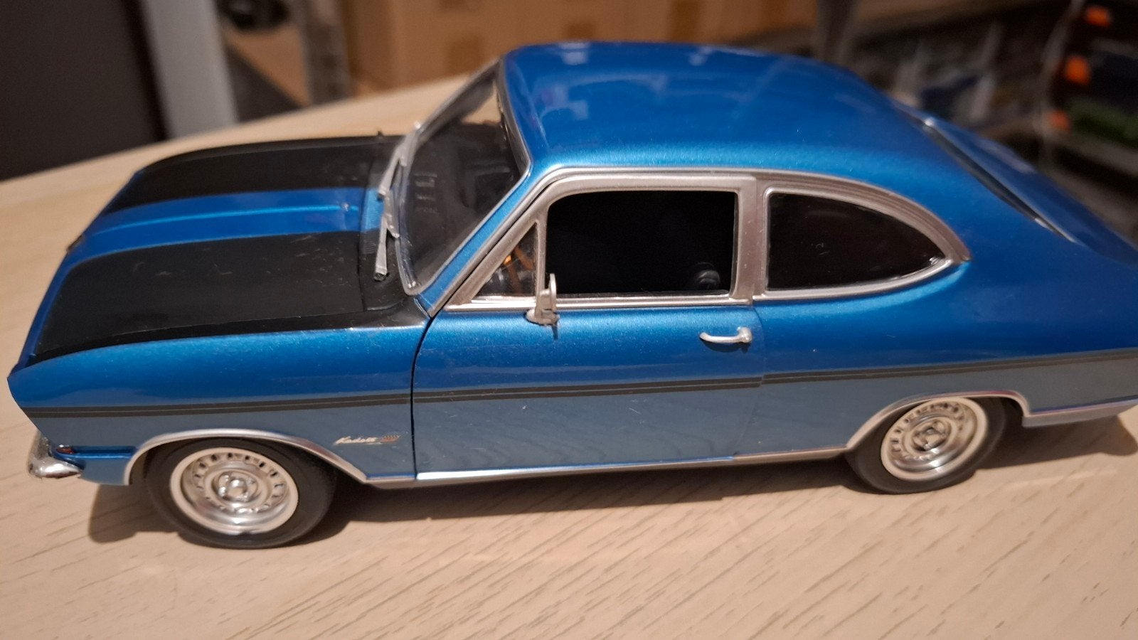 voiture miniature 1 18, Hobby & Loisirs créatifs, Enlèvement ou Envoi, Comme neuf, Voiture, Revell