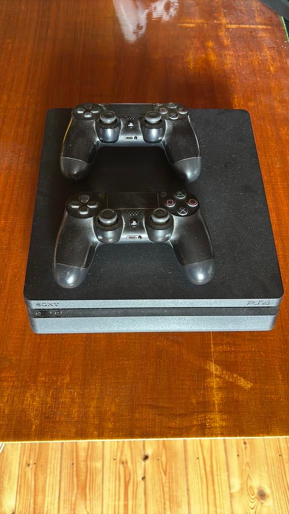 Playstation 4, Ophalen, Met 2 controllers, 1 TB, Slim