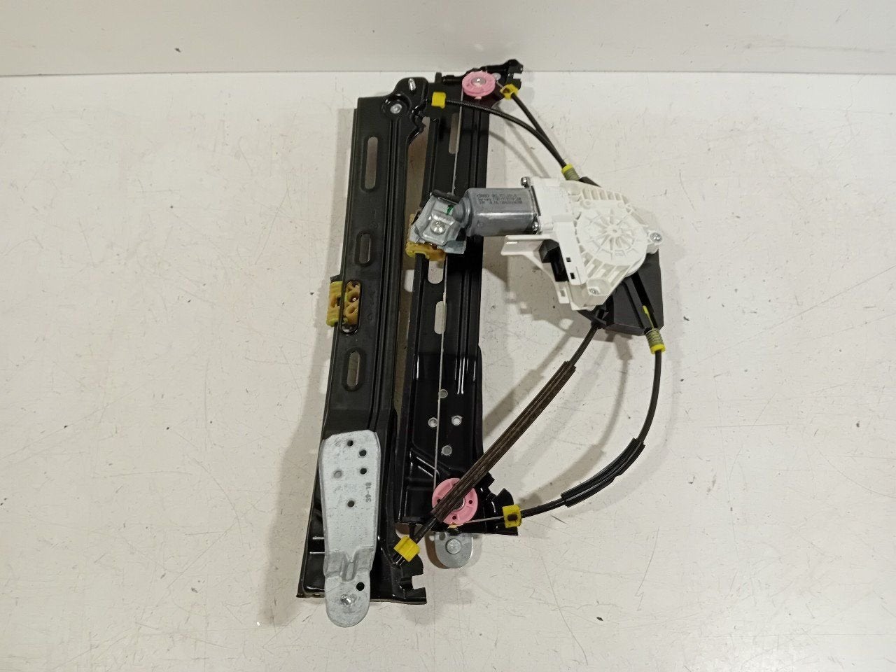 Raammechaniek elektrisch rechts achter Volkswagen Sharan, Onderdelen@venauto.nl, Van der Ven Autorecycling B.V., Ettenseweg 76, 4706 PB Roosendaal, The Netherlands