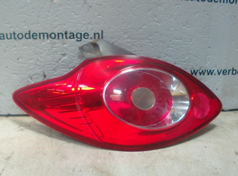 FEU ARRIÈRE GAUCHE Ford Ka II (01-2008/05-2016), Henry-Ford-Straße  1
50735  Köln, DE, Ford-Werke GmbH, Kunden@ford.com, Ford