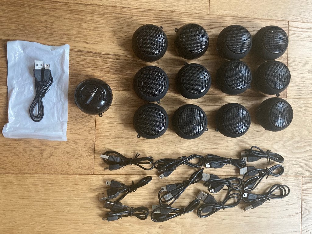 12 mini haut parleurs marque TRIXES, Connexion USB, Enlèvement ou Envoi