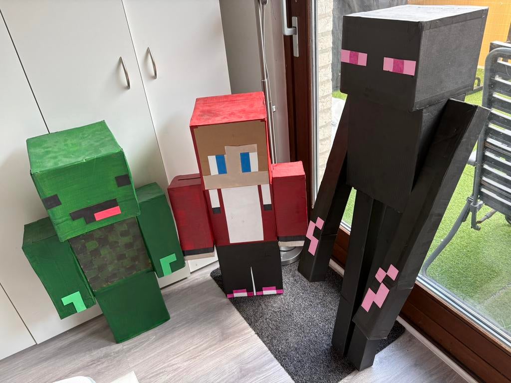 Figurines Minecraft en carton faites maison, Enlèvement, Comme neuf