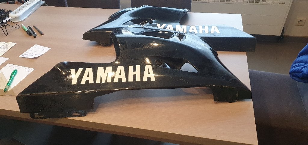 dessous des flancs de la Yamaha R6 1999-2002, Enlèvement ou Envoi, Utilisé