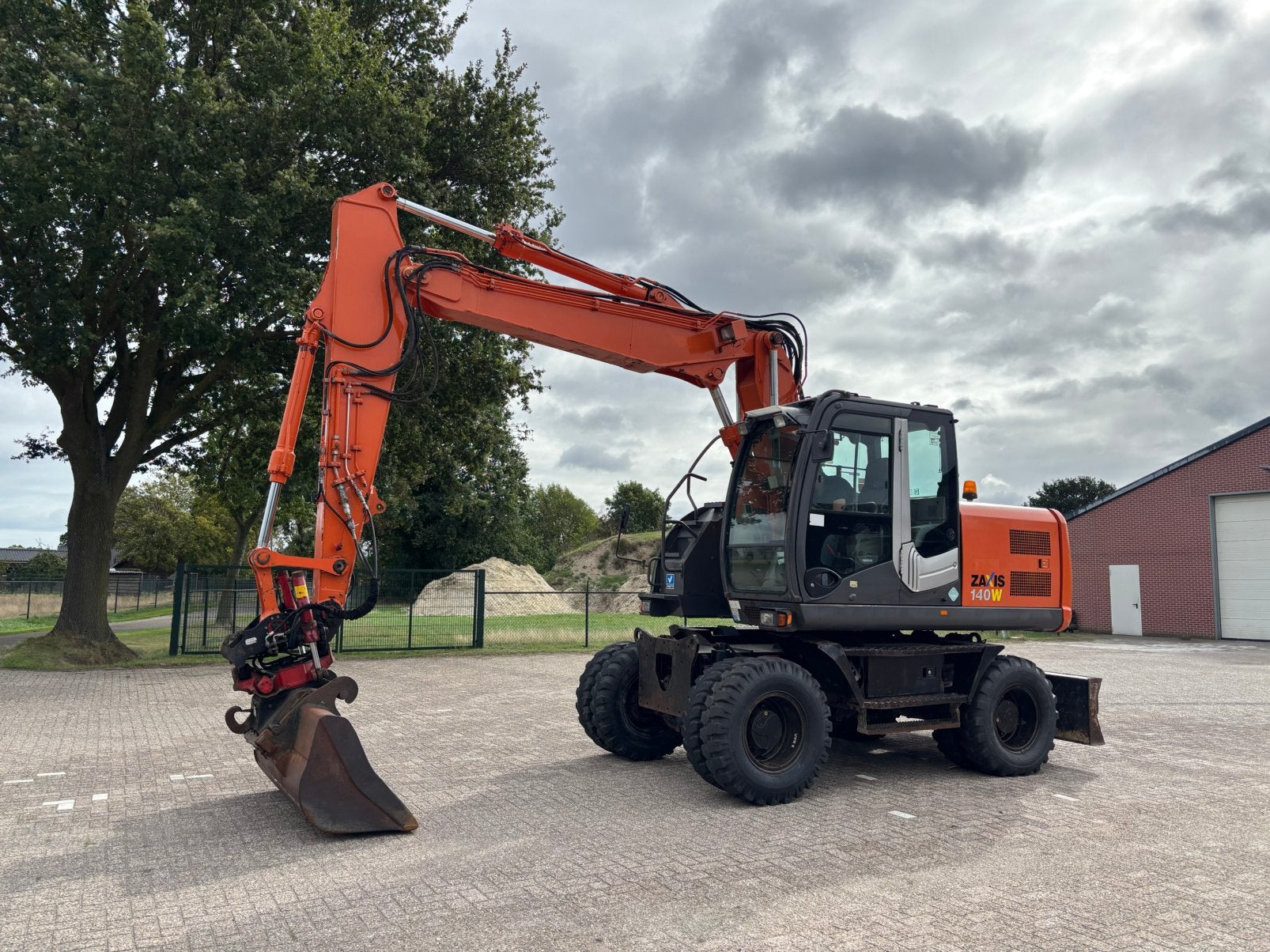 Hitachi ZX140W-3 bandenkraan graafmachine mobiele Rototilt!, Ophalen
